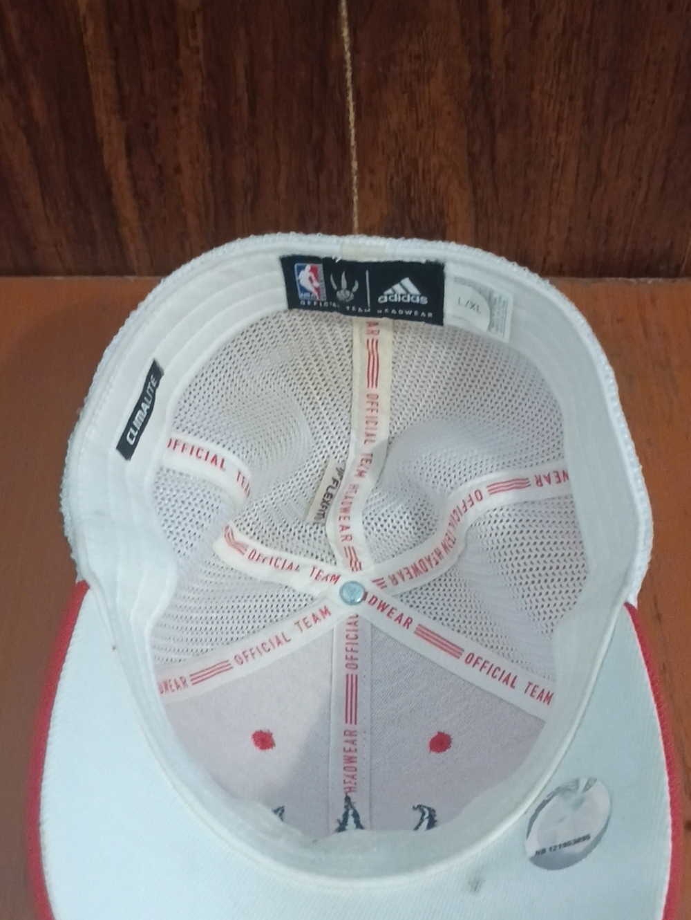 Toronto Raptors hat - Picture 5 of 7